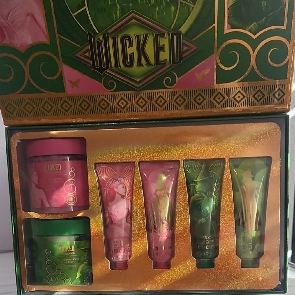 Bath & Body Gift Set - Pink and Green Collection